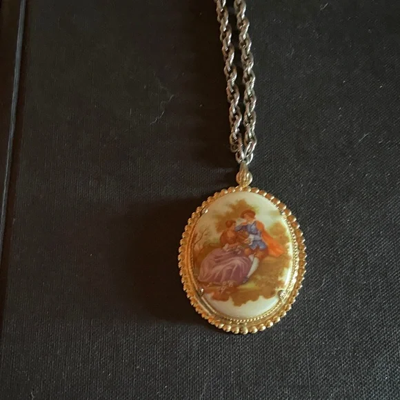 Vintage Beautiful oval Gold romantic lady purple painting Pendant Necklace scene - Picture 1 of 1